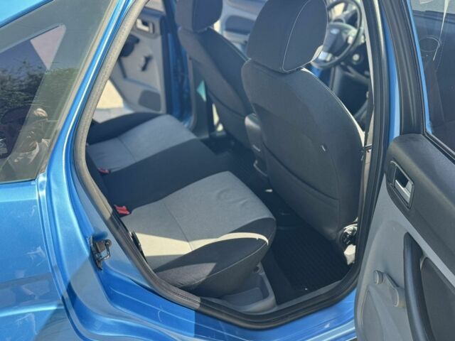 Синий Форд Фокус, объемом двигателя 1.6 л и пробегом 220 тыс. км за 5300 $, фото 6 на Automoto.ua