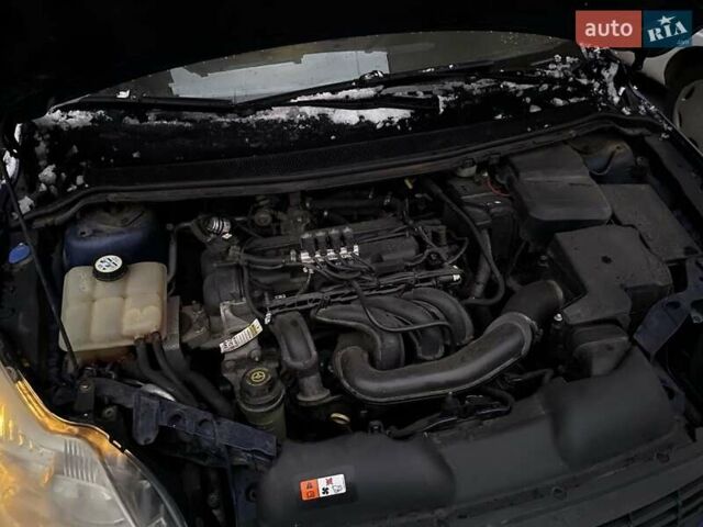Синій Форд Фокус, об'ємом двигуна 1.6 л та пробігом 290 тис. км за 5700 $, фото 5 на Automoto.ua
