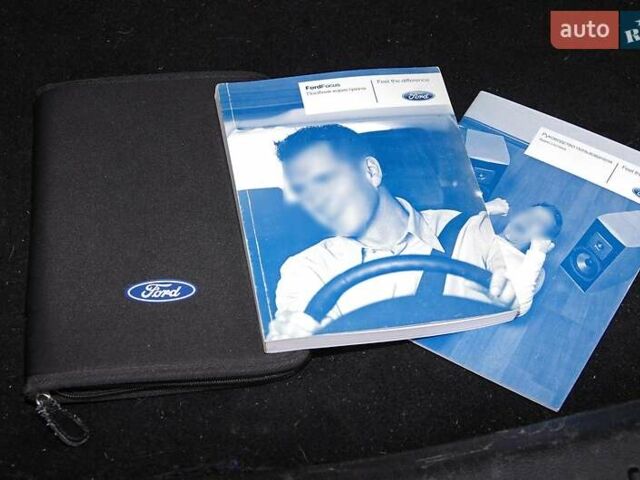 Синій Форд Фокус, об'ємом двигуна 2 л та пробігом 108 тис. км за 8500 $, фото 40 на Automoto.ua
