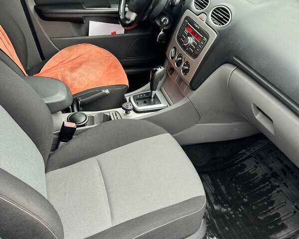 Синій Форд Фокус, об'ємом двигуна 2 л та пробігом 208 тис. км за 6800 $, фото 10 на Automoto.ua