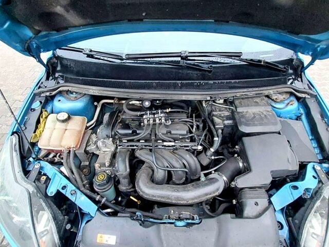 Синій Форд Фокус, об'ємом двигуна 1.6 л та пробігом 313 тис. км за 6000 $, фото 7 на Automoto.ua