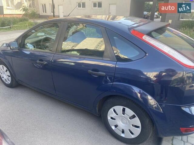 Синій Форд Фокус, об'ємом двигуна 1.39 л та пробігом 111 тис. км за 6000 $, фото 16 на Automoto.ua