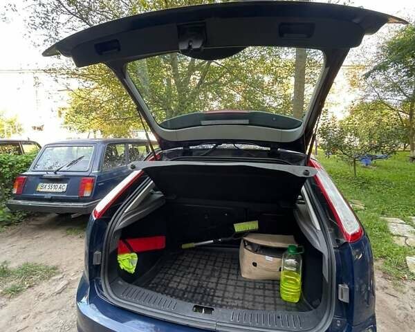 Синій Форд Фокус, об'ємом двигуна 1.6 л та пробігом 201 тис. км за 6500 $, фото 1 на Automoto.ua