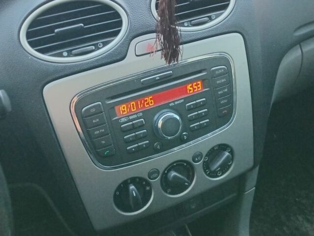 Синий Форд Фокус, объемом двигателя 1.4 л и пробегом 210 тыс. км за 5100 $, фото 4 на Automoto.ua