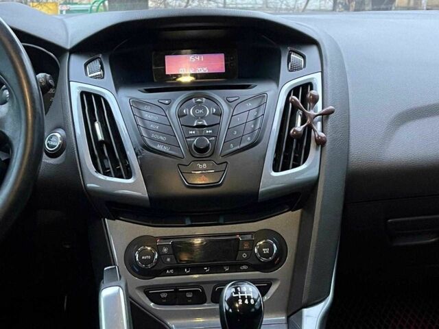 Синій Форд Фокус, об'ємом двигуна 1.6 л та пробігом 258 тис. км за 6740 $, фото 17 на Automoto.ua