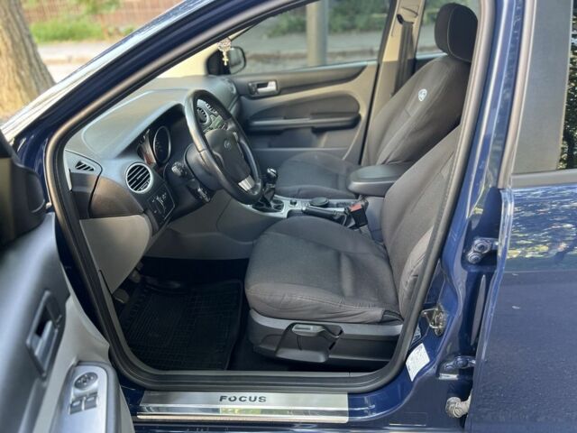 Синий Форд Фокус, объемом двигателя 1.6 л и пробегом 102 тыс. км за 7000 $, фото 8 на Automoto.ua