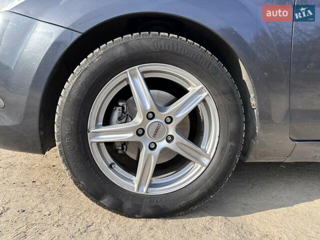 Синий Форд Фокус, объемом двигателя 1.4 л и пробегом 220 тыс. км за 5500 $, фото 19 на Automoto.ua