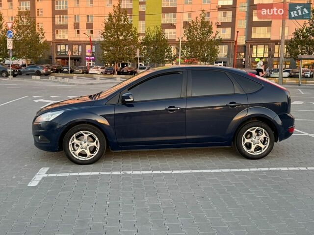 Синий Форд Фокус, объемом двигателя 1.6 л и пробегом 250 тыс. км за 4600 $, фото 1 на Automoto.ua