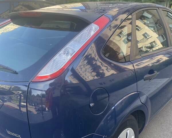 Синій Форд Фокус, об'ємом двигуна 1.39 л та пробігом 111 тис. км за 6000 $, фото 12 на Automoto.ua