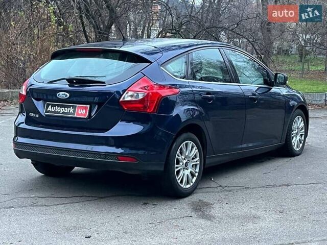 Синій Форд Фокус, об'ємом двигуна 1.6 л та пробігом 258 тис. км за 7990 $, фото 4 на Automoto.ua