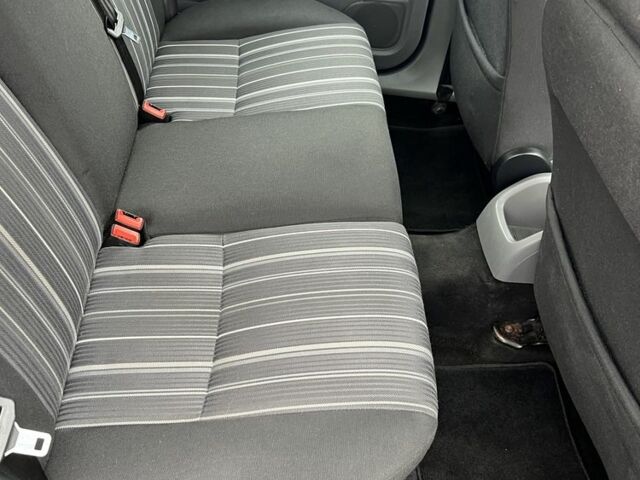 Синий Форд Фокус, объемом двигателя 1.4 л и пробегом 300 тыс. км за 3999 $, фото 6 на Automoto.ua