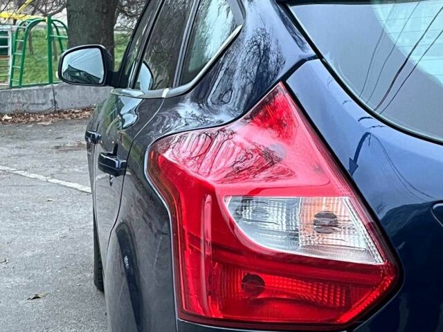 Синій Форд Фокус, об'ємом двигуна 1.6 л та пробігом 258 тис. км за 6740 $, фото 8 на Automoto.ua