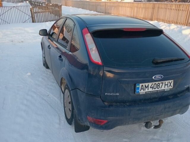 Синий Форд Фокус, объемом двигателя 1.4 л и пробегом 210 тыс. км за 5100 $, фото 2 на Automoto.ua