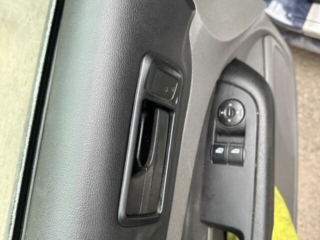 Синий Форд Фокус, объемом двигателя 1.4 л и пробегом 138 тыс. км за 4550 $, фото 10 на Automoto.ua