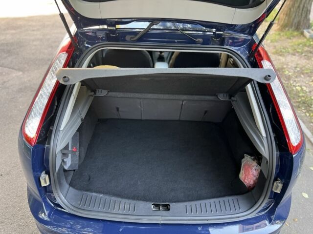 Синий Форд Фокус, объемом двигателя 1.6 л и пробегом 102 тыс. км за 7000 $, фото 16 на Automoto.ua