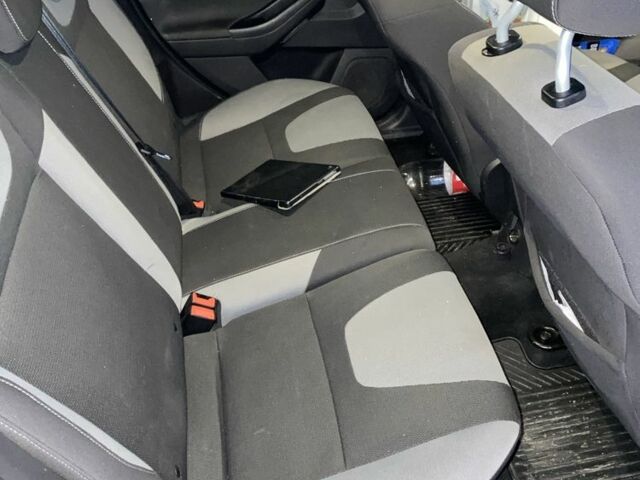 Синий Форд Фокус, объемом двигателя 2 л и пробегом 313 тыс. км за 3300 $, фото 10 на Automoto.ua