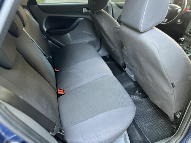 Синий Форд Фокус, объемом двигателя 1.6 л и пробегом 102 тыс. км за 7000 $, фото 14 на Automoto.ua