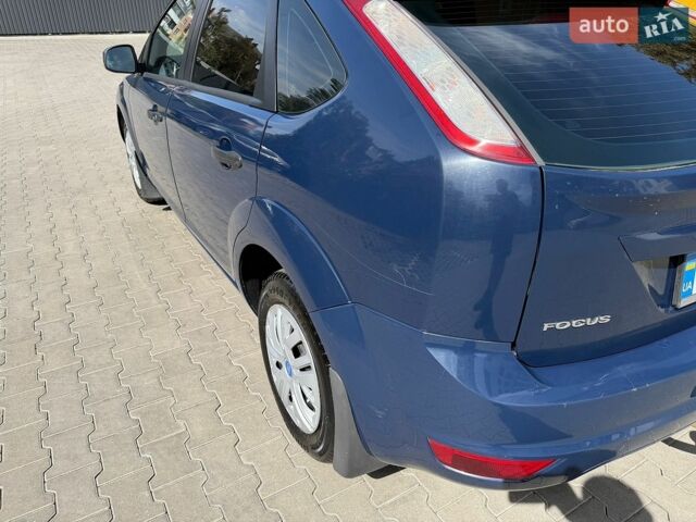 Синій Форд Фокус, об'ємом двигуна 1.6 л та пробігом 205 тис. км за 5200 $, фото 7 на Automoto.ua