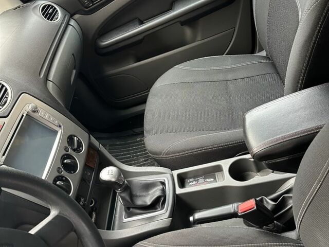 Синий Форд Фокус, объемом двигателя 1.4 л и пробегом 138 тыс. км за 4550 $, фото 9 на Automoto.ua