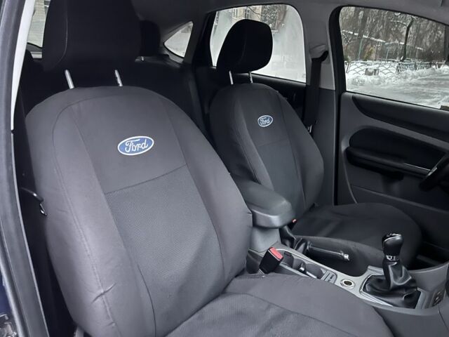 Синій Форд Фокус, об'ємом двигуна 1.6 л та пробігом 105 тис. км за 7000 $, фото 12 на Automoto.ua