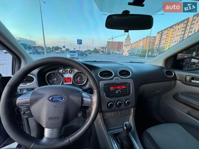 Синий Форд Фокус, объемом двигателя 1.6 л и пробегом 240 тыс. км за 4390 $, фото 9 на Automoto.ua