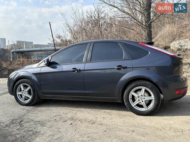 Синий Форд Фокус, объемом двигателя 1.4 л и пробегом 220 тыс. км за 5500 $, фото 4 на Automoto.ua