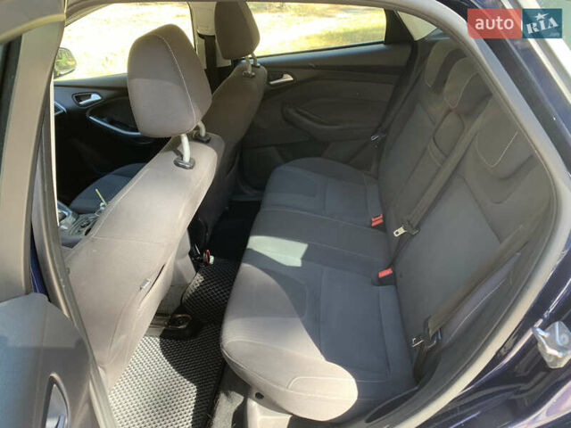 Синий Форд Фокус, объемом двигателя 1.6 л и пробегом 255 тыс. км за 7700 $, фото 6 на Automoto.ua