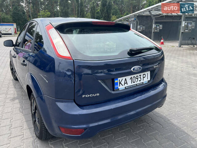 Синий Форд Фокус, объемом двигателя 1.4 л и пробегом 300 тыс. км за 4100 $, фото 5 на Automoto.ua