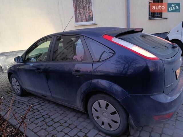 Синий Форд Фокус, объемом двигателя 1.4 л и пробегом 170 тыс. км за 4500 $, фото 7 на Automoto.ua