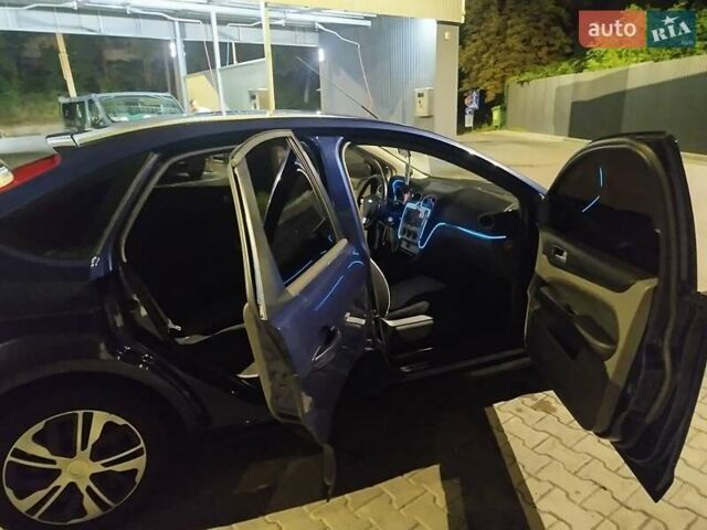 Синий Форд Фокус, объемом двигателя 1.6 л и пробегом 185 тыс. км за 7000 $, фото 13 на Automoto.ua