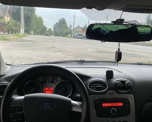 Синий Форд Фокус, объемом двигателя 1.6 л и пробегом 249 тыс. км за 5800 $, фото 10 на Automoto.ua