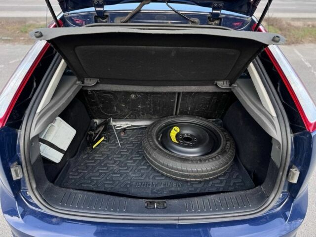 Синий Форд Фокус, объемом двигателя 1.4 л и пробегом 136 тыс. км за 5350 $, фото 23 на Automoto.ua