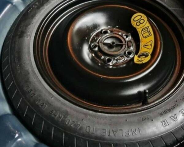 Синий Форд Фокус, объемом двигателя 1.4 л и пробегом 185 тыс. км за 6100 $, фото 4 на Automoto.ua