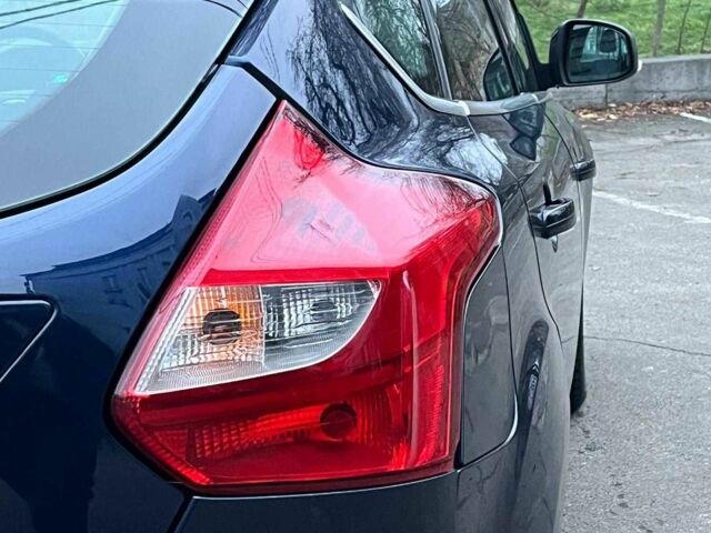 Синій Форд Фокус, об'ємом двигуна 1.6 л та пробігом 258 тис. км за 6740 $, фото 9 на Automoto.ua