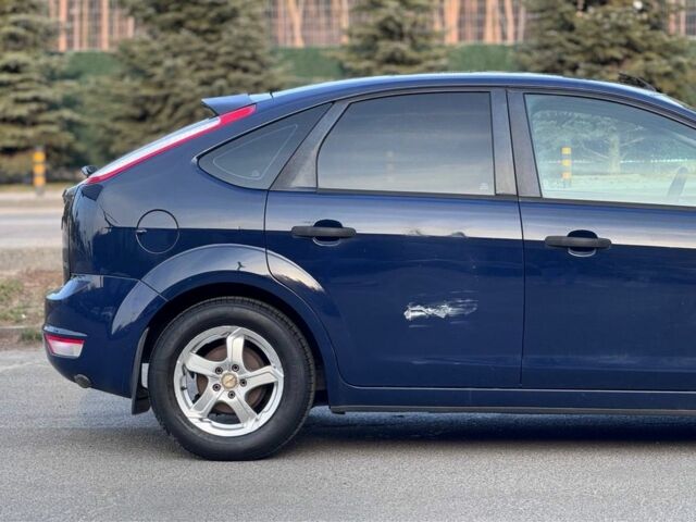 Синий Форд Фокус, объемом двигателя 1.4 л и пробегом 136 тыс. км за 5350 $, фото 9 на Automoto.ua