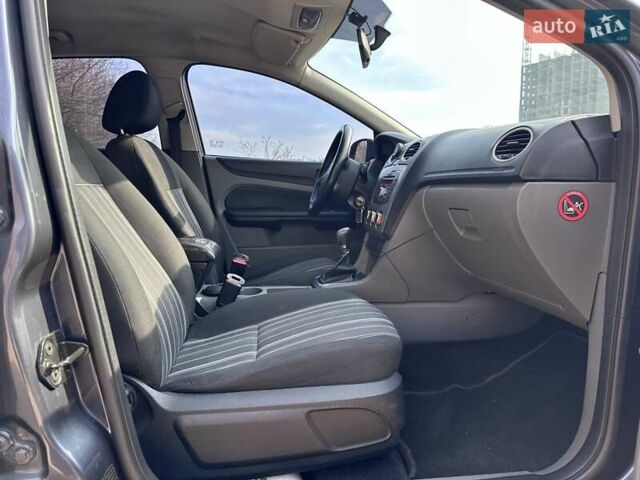 Синий Форд Фокус, объемом двигателя 1.4 л и пробегом 220 тыс. км за 5500 $, фото 15 на Automoto.ua