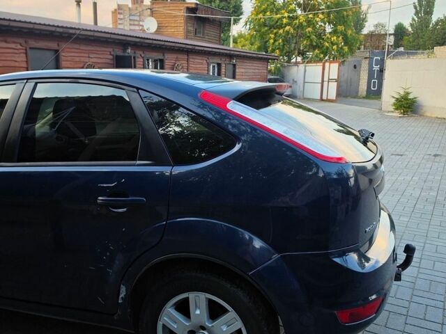 Синій Форд Фокус, об'ємом двигуна 1.6 л та пробігом 214 тис. км за 3999 $, фото 3 на Automoto.ua