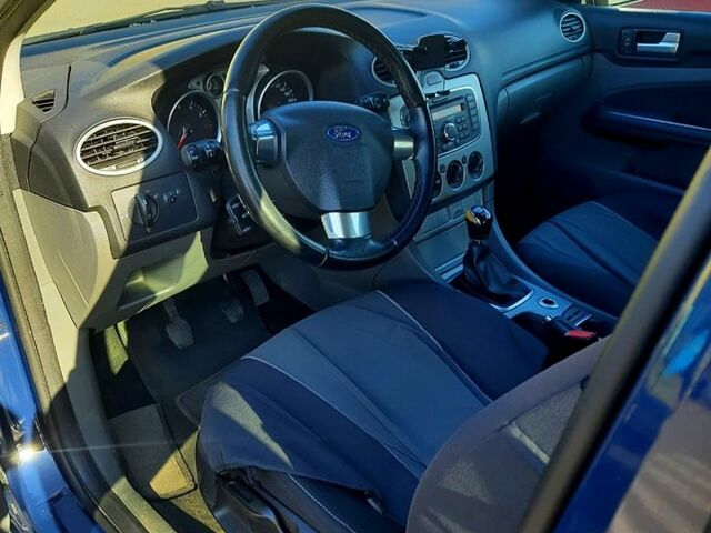 Синій Форд Фокус, об'ємом двигуна 1.6 л та пробігом 162 тис. км за 5500 $, фото 8 на Automoto.ua