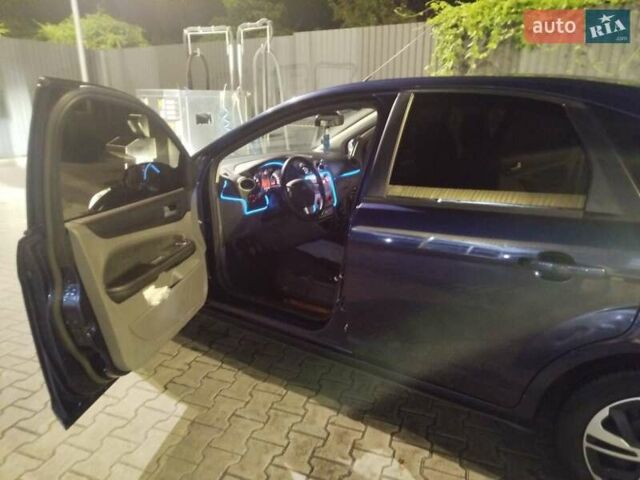 Синий Форд Фокус, объемом двигателя 1.6 л и пробегом 185 тыс. км за 7000 $, фото 9 на Automoto.ua
