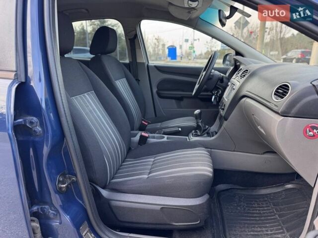 Синий Форд Фокус, объемом двигателя 1.39 л и пробегом 136 тыс. км за 5350 $, фото 34 на Automoto.ua