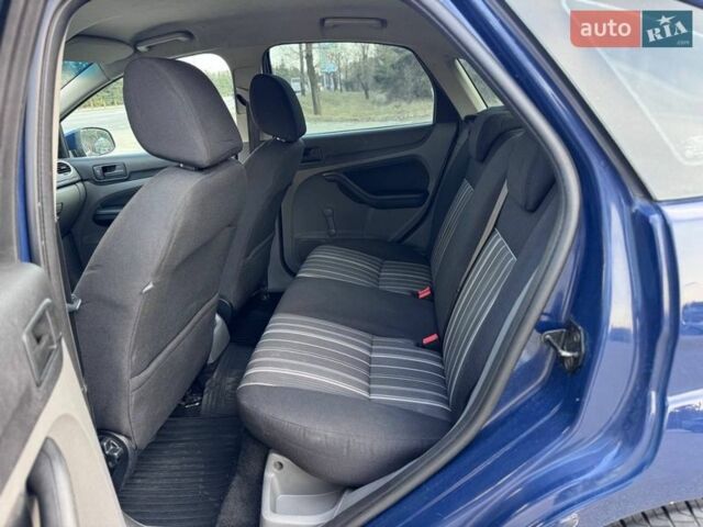 Синий Форд Фокус, объемом двигателя 1.39 л и пробегом 136 тыс. км за 5350 $, фото 30 на Automoto.ua