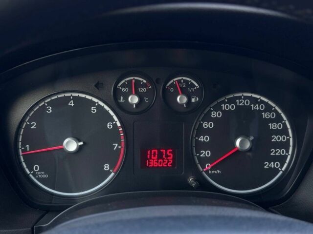 Синий Форд Фокус, объемом двигателя 1.4 л и пробегом 136 тыс. км за 5350 $, фото 17 на Automoto.ua