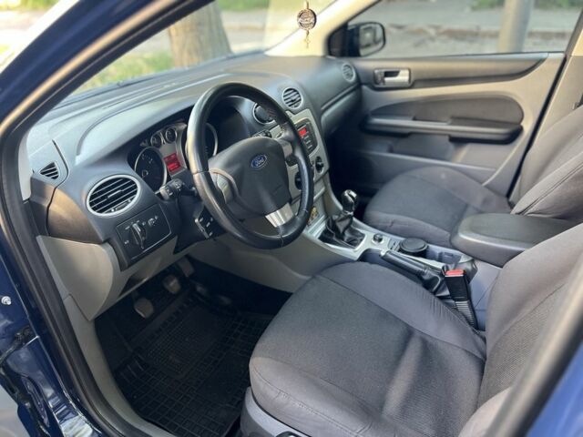 Синий Форд Фокус, объемом двигателя 1.6 л и пробегом 102 тыс. км за 7000 $, фото 10 на Automoto.ua