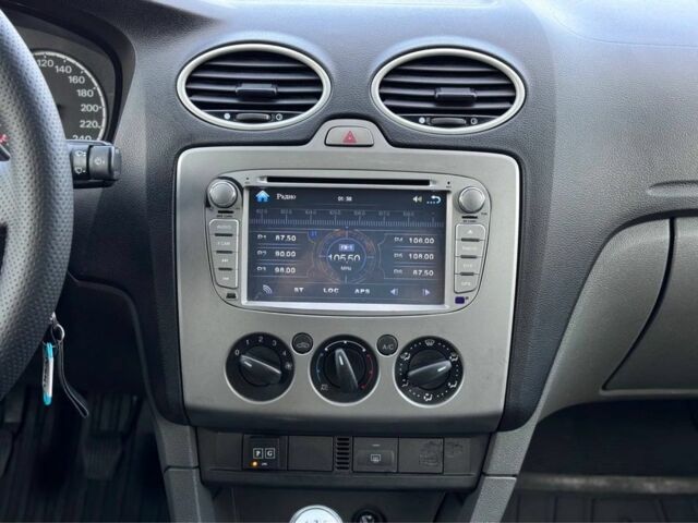 Синий Форд Фокус, объемом двигателя 1.4 л и пробегом 136 тыс. км за 5350 $, фото 14 на Automoto.ua