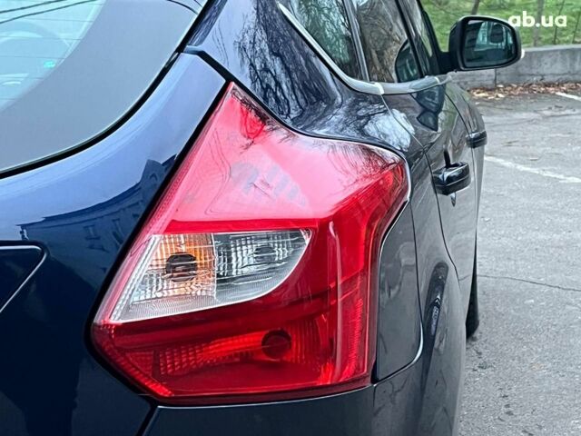 Синій Форд Фокус, об'ємом двигуна 1.6 л та пробігом 258 тис. км за 7990 $, фото 9 на Automoto.ua