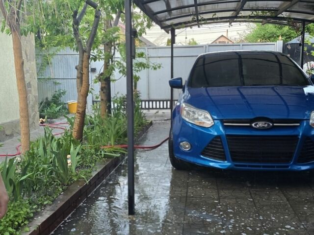 Синий Форд Фокус, объемом двигателя 2 л и пробегом 226 тыс. км за 7000 $, фото 1 на Automoto.ua