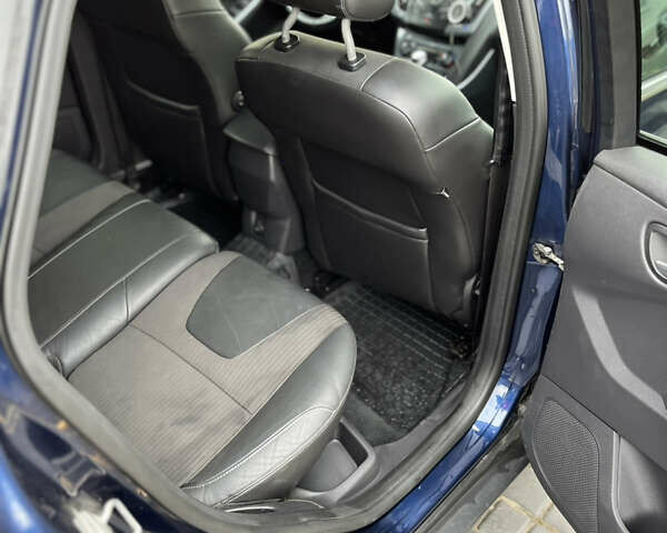 Синий Форд Фокус, объемом двигателя 2.05 л и пробегом 221 тыс. км за 8300 $, фото 5 на Automoto.ua