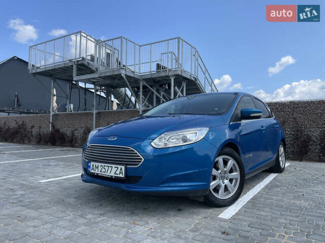 Синий Форд Фокус, объемом двигателя 0 л и пробегом 120 тыс. км за 7950 $, фото 1 на Automoto.ua