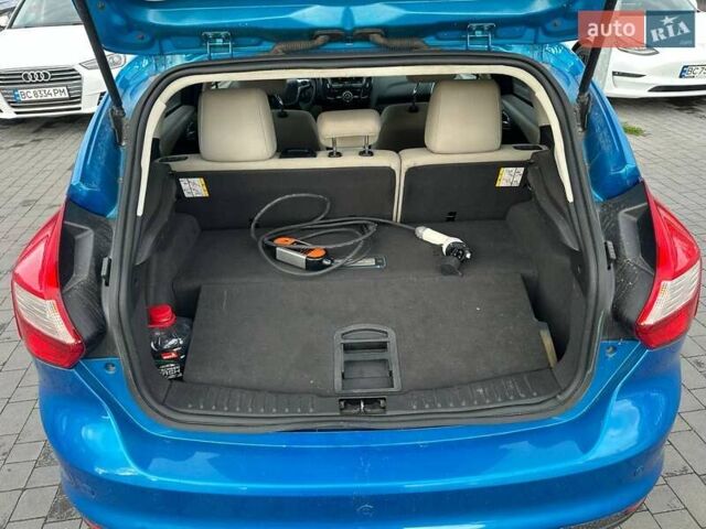 Синий Форд Фокус, объемом двигателя 0 л и пробегом 85 тыс. км за 5900 $, фото 19 на Automoto.ua