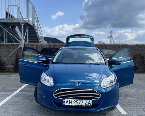 Синий Форд Фокус, объемом двигателя 0 л и пробегом 120 тыс. км за 7950 $, фото 6 на Automoto.ua